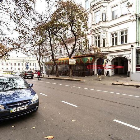 Центр Однокомнатная Просторная Квартира Улица Екатериниская Odessa Extérieur photo