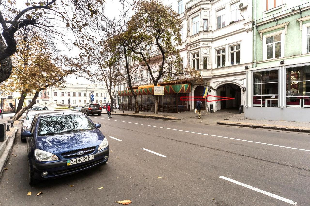 Центр Однокомнатная Просторная Квартира Улица Екатериниская Odessa Extérieur photo